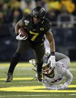 Oregon slips past WSU, ends losing streak to Cougars