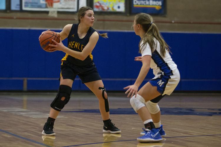 Girls Basketball - Mazama v. Henley