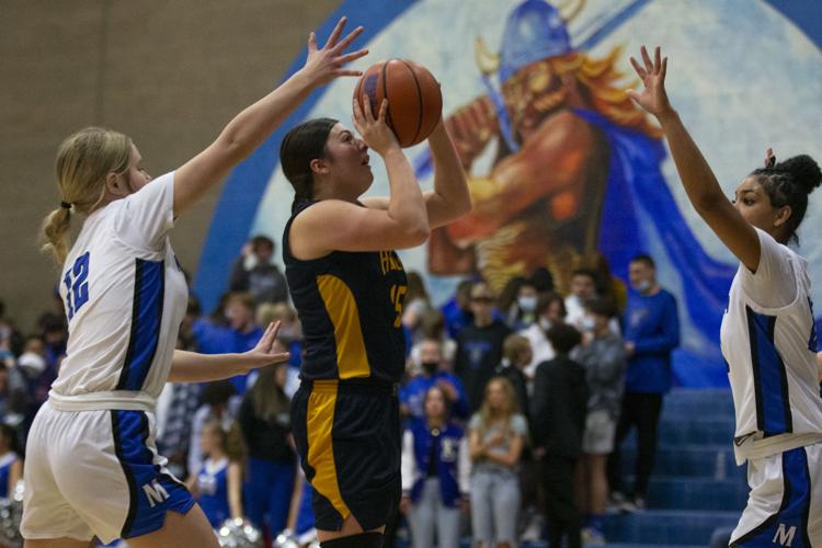 Girls Basketball - Mazama v. Henley