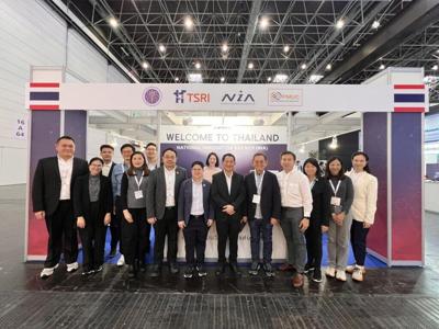 Dr Krithpaka Boonfueng, Executive Director of the National Innovation Agency (Public Organisation), along with Professor Emeritus Dr Sirirurg Songsivilai, Chairman of the Board of Science, Research, and Innovation Promotion (GSRI), and a delegation of e...
